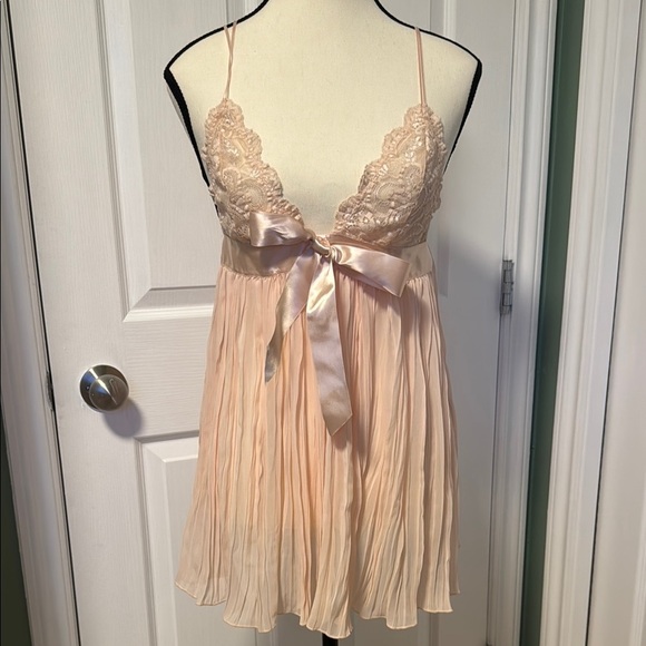 Victoria's Secret Other - Victoria’s Secret Lace Trimmed Babydoll in Peach